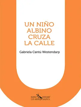 UN NIÑO ALBINO CRUZA LA CALLE UN NIÑO ALBINO CRUZA LA CALLE